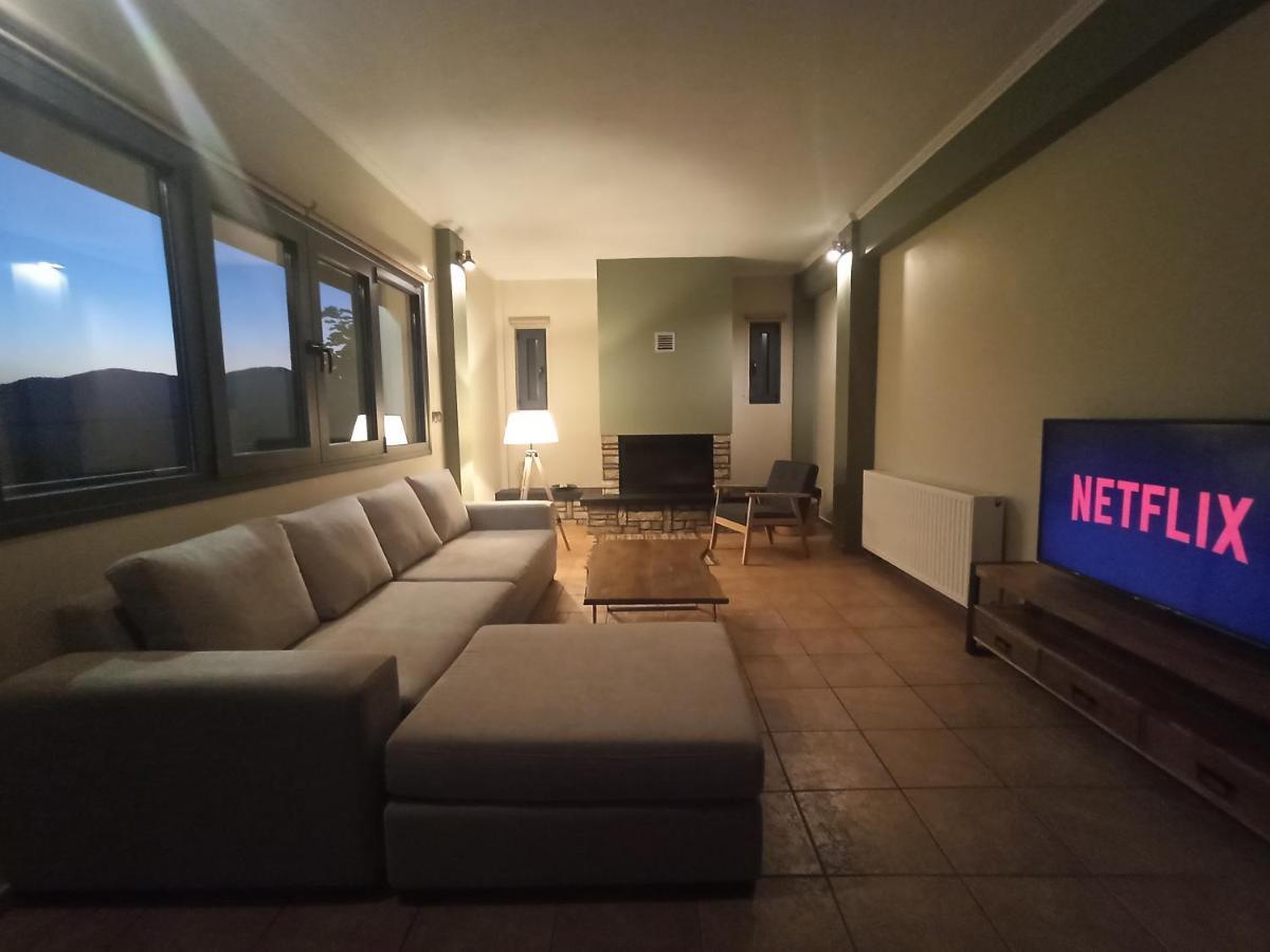 הוילה קרפניסיון Elatos Boutique Mountainhouse מראה חיצוני תמונה